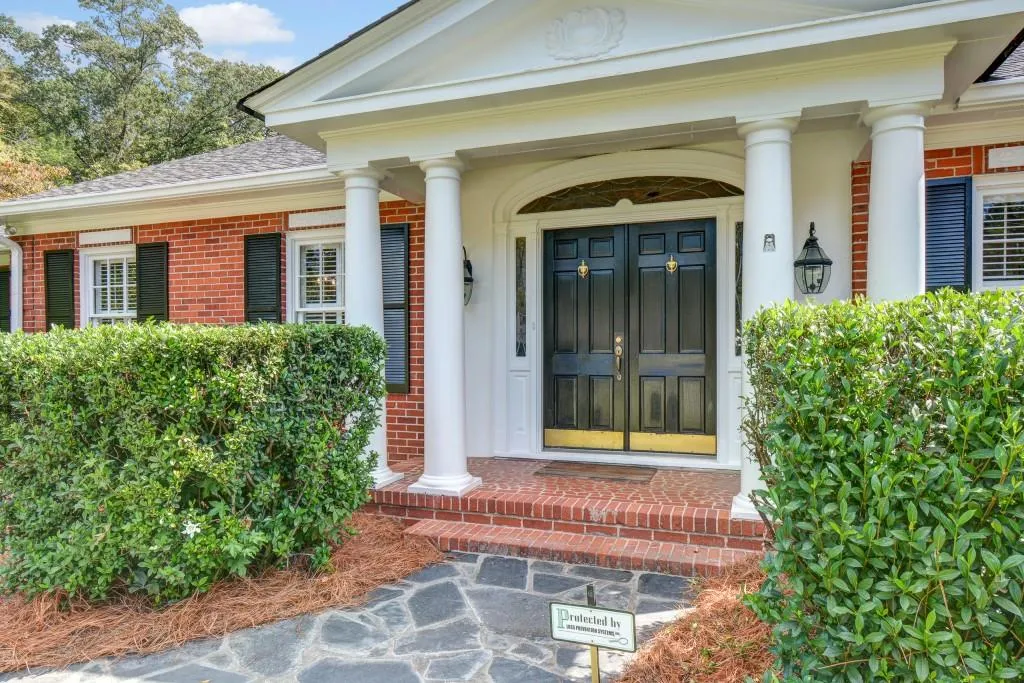 2959 Sequoyah Drive Nw, Atlanta, Georgia 30327, 4 Bedrooms Bedrooms, ,3 BathroomsBathrooms,Residential,Sold,2959 Sequoyah Drive Nw,5913203