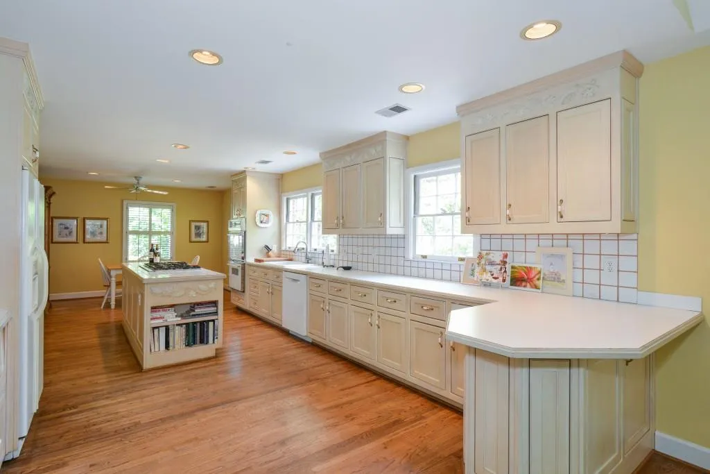 2959 Sequoyah Drive Nw, Atlanta, Georgia 30327, 4 Bedrooms Bedrooms, ,3 BathroomsBathrooms,Residential,Sold,2959 Sequoyah Drive Nw,5913203