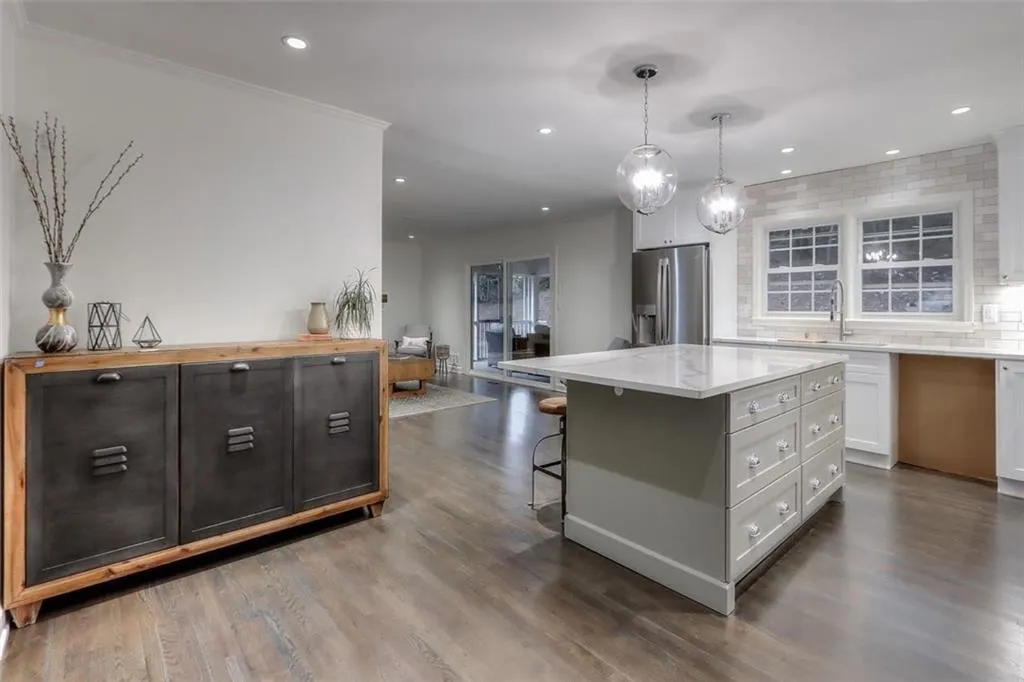 250 Beachland Drive, Atlanta, Georgia 30342, 4 Bedrooms Bedrooms, ,3 BathroomsBathrooms,Residential,Sold,250 Beachland Drive,6881660 250 Beachland Drive, Atlanta, Georgia 30342, 4 Bedrooms Bedrooms, ,3 BathroomsBathrooms,Residential,Sold,250 Beachland Drive,6881660