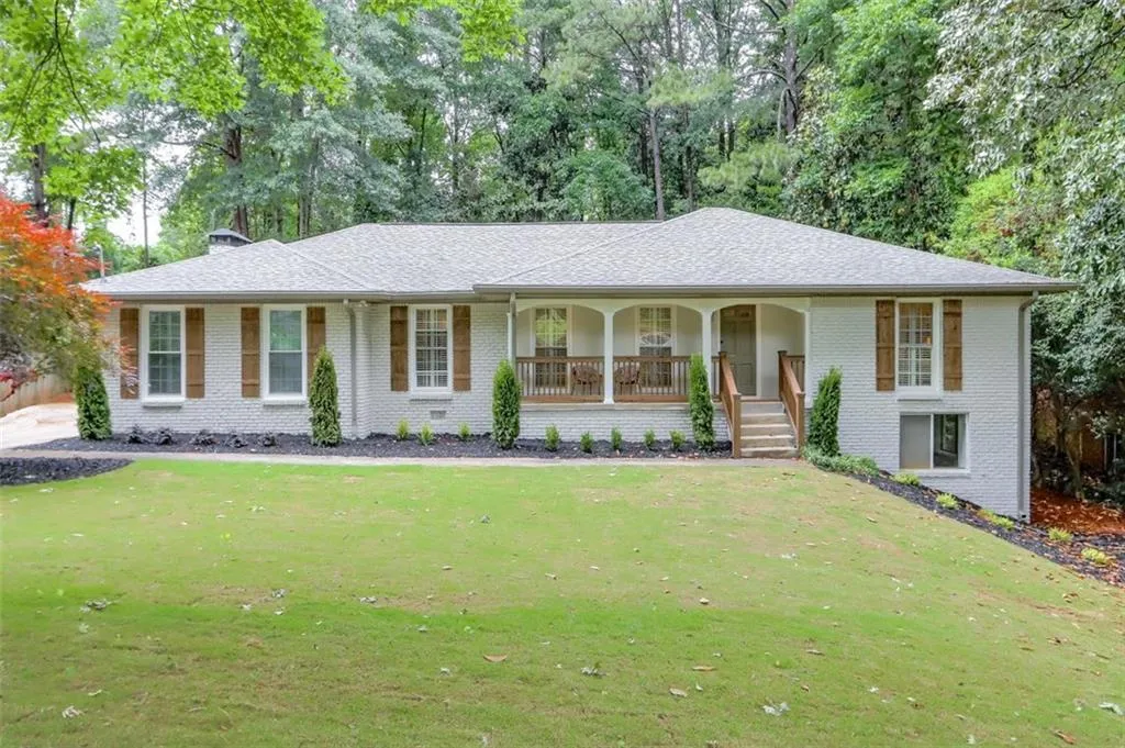 250 Beachland Drive, Atlanta, Georgia 30342, 4 Bedrooms Bedrooms, ,3 BathroomsBathrooms,Residential,Sold,250 Beachland Drive,6881660