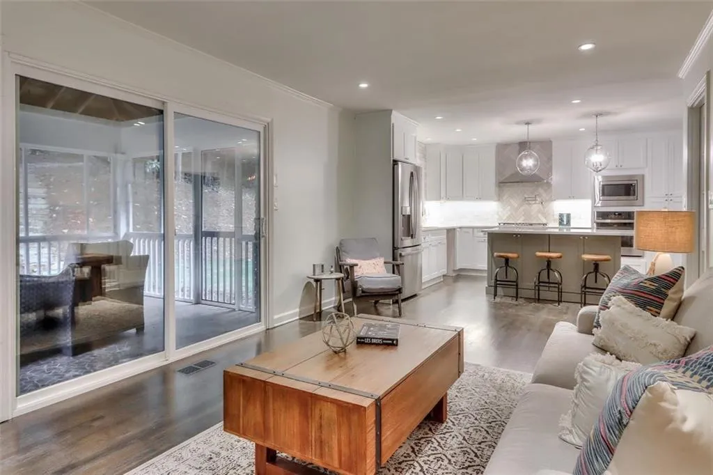 250 Beachland Drive, Atlanta, Georgia 30342, 4 Bedrooms Bedrooms, ,3 BathroomsBathrooms,Residential,Sold,250 Beachland Drive,6881660 250 Beachland Drive, Atlanta, Georgia 30342, 4 Bedrooms Bedrooms, ,3 BathroomsBathrooms,Residential,Sold,250 Beachland Drive,6881660