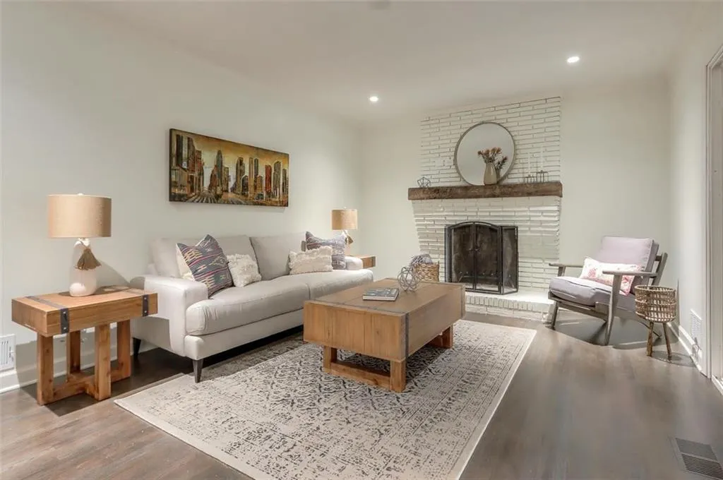 250 Beachland Drive, Atlanta, Georgia 30342, 4 Bedrooms Bedrooms, ,3 BathroomsBathrooms,Residential,Sold,250 Beachland Drive,6881660 250 Beachland Drive, Atlanta, Georgia 30342, 4 Bedrooms Bedrooms, ,3 BathroomsBathrooms,Residential,Sold,250 Beachland Drive,6881660