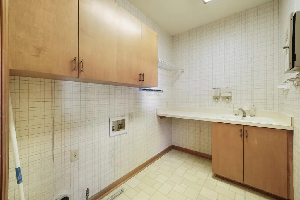 5510 Powers Ridge Court Nw, Sandy Springs, Georgia 30327, 6 Bedrooms Bedrooms, ,3 BathroomsBathrooms,Residential,Sold,5510 Powers Ridge Court Nw,7409737