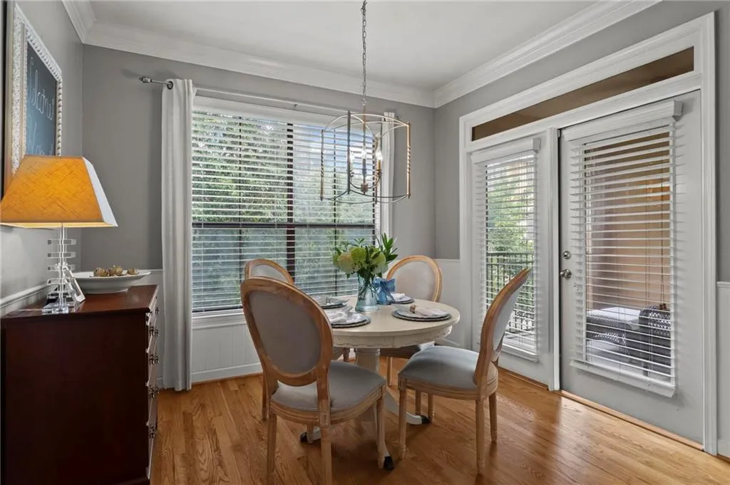 3777 Peachtree Road Ne Unit 1337, Atlanta, Georgia 30319, 2 Bedrooms Bedrooms, ,2 BathroomsBathrooms,Residential,For Sale,3777 Peachtree Road Ne Unit 1337,7643386