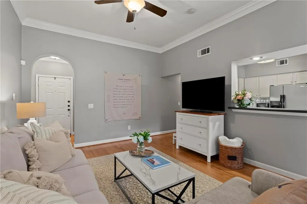 3777 Peachtree Road Ne Unit 1337, Atlanta, Georgia 30319, 2 Bedrooms Bedrooms, ,2 BathroomsBathrooms,Residential,For Sale,3777 Peachtree Road Ne Unit 1337,7643386