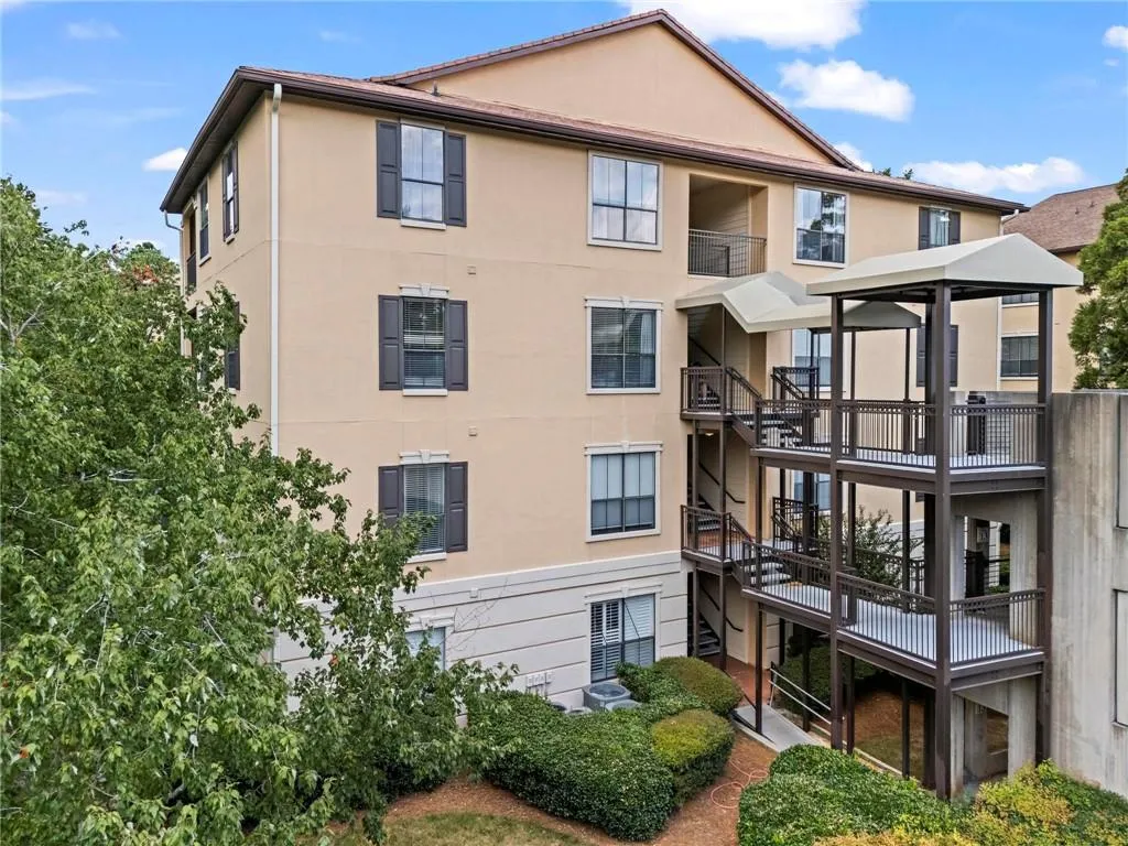 3777 Peachtree Road Ne Unit 1337, Atlanta, Georgia 30319, 2 Bedrooms Bedrooms, ,2 BathroomsBathrooms,Residential,For Sale,3777 Peachtree Road Ne Unit 1337,7643386