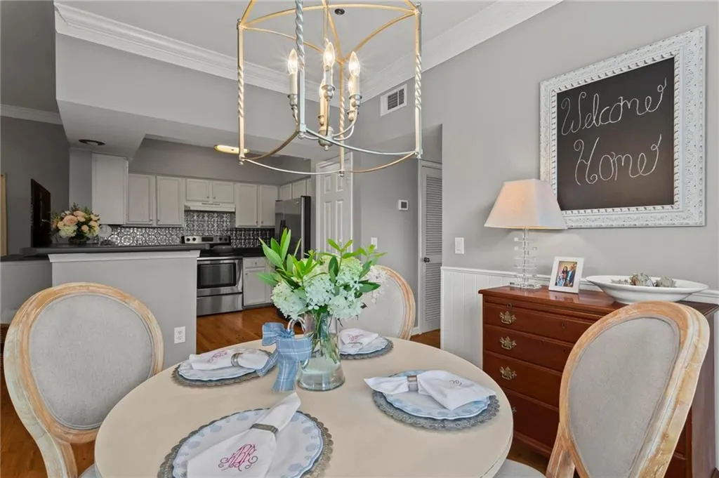 3777 Peachtree Road Ne Unit 1337, Atlanta, Georgia 30319, 2 Bedrooms Bedrooms, ,2 BathroomsBathrooms,Residential,For Sale,3777 Peachtree Road Ne Unit 1337,7643386