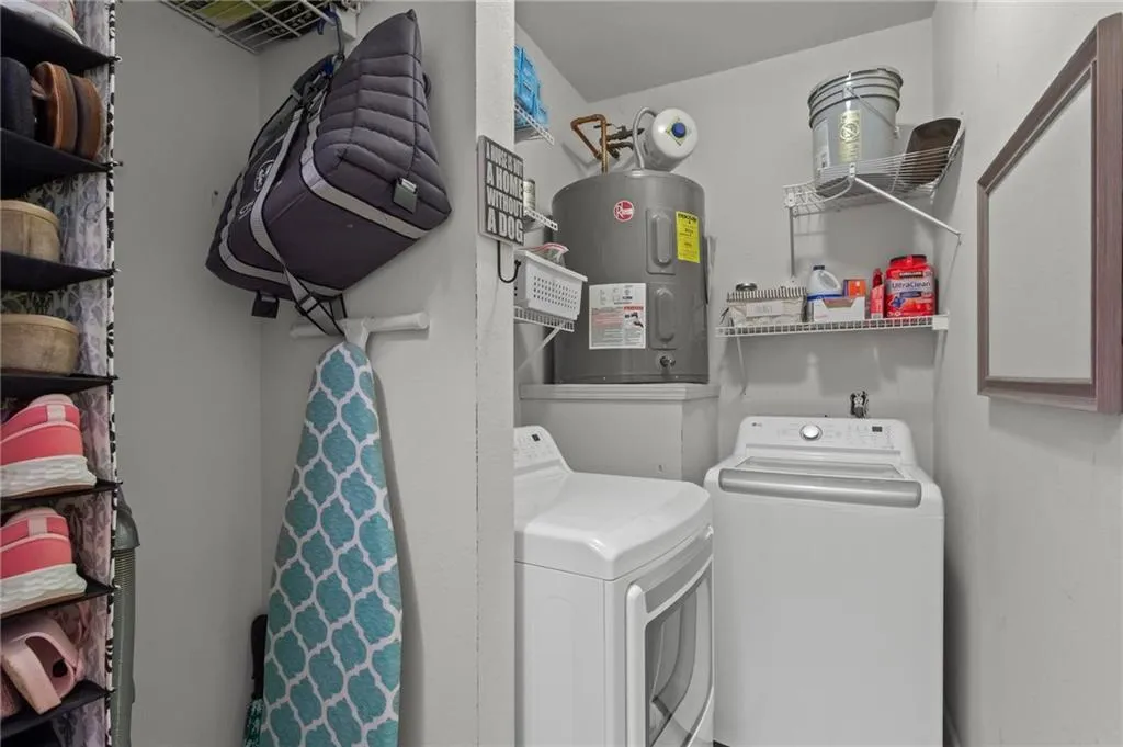 3777 Peachtree Road Ne Unit 1337, Atlanta, Georgia 30319, 2 Bedrooms Bedrooms, ,2 BathroomsBathrooms,Residential,For Sale,3777 Peachtree Road Ne Unit 1337,7643386