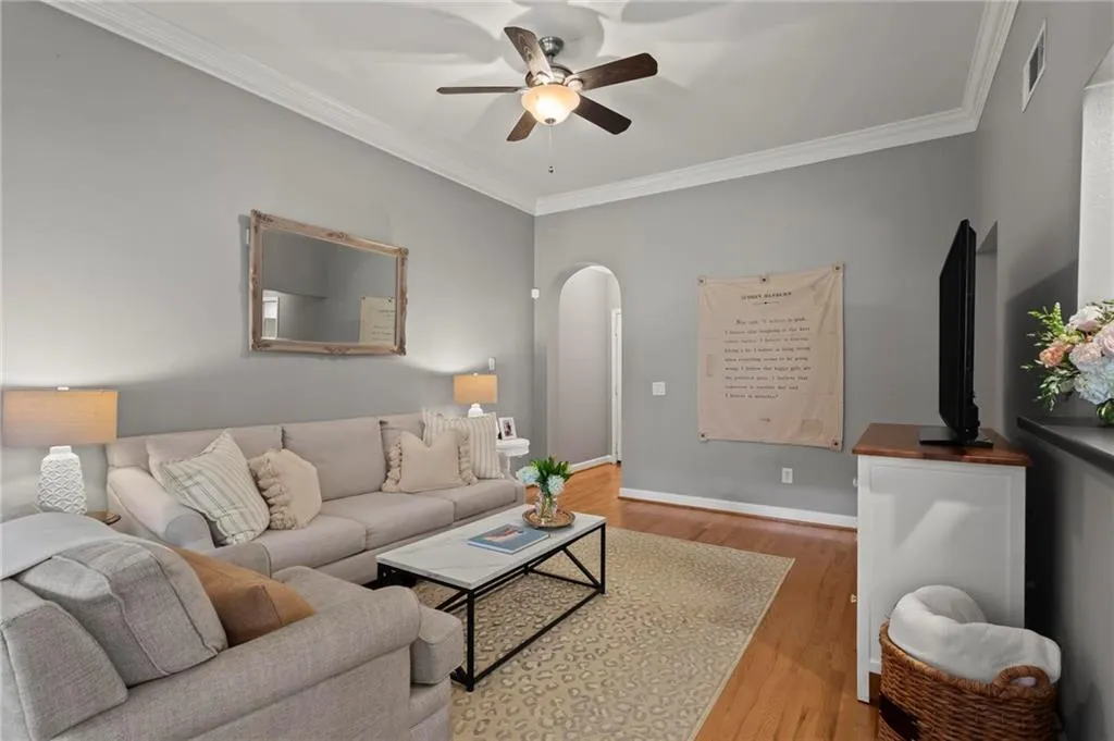 3777 Peachtree Road Ne Unit 1337, Atlanta, Georgia 30319, 2 Bedrooms Bedrooms, ,2 BathroomsBathrooms,Residential,For Sale,3777 Peachtree Road Ne Unit 1337,7643386