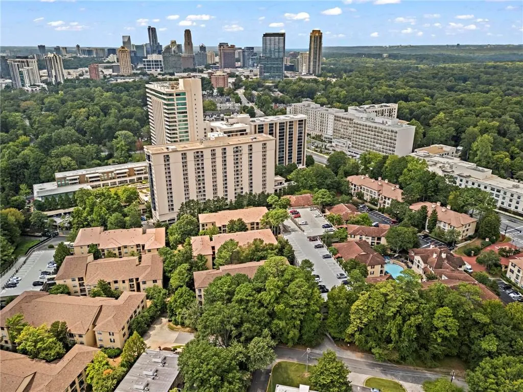 3777 Peachtree Road Ne Unit 1337, Atlanta, Georgia 30319, 2 Bedrooms Bedrooms, ,2 BathroomsBathrooms,Residential,For Sale,3777 Peachtree Road Ne Unit 1337,7643386
