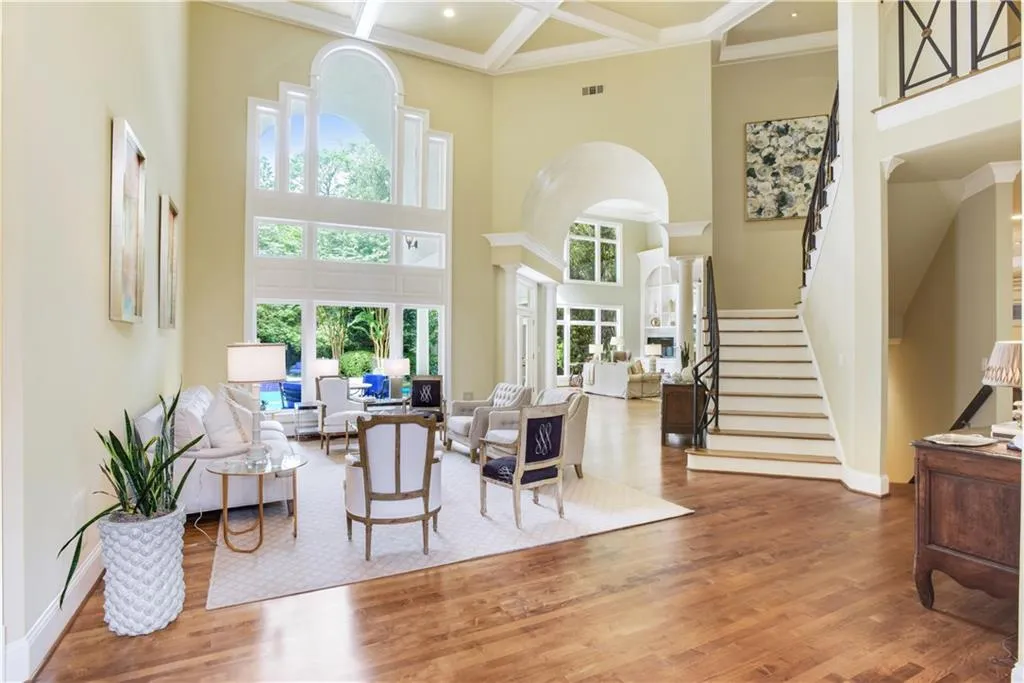 3962 Wieuca Road Ne, Atlanta, Georgia 30342, 5 Bedrooms Bedrooms, ,4 BathroomsBathrooms,Residential,Sold,3962 Wieuca Road Ne,5882981