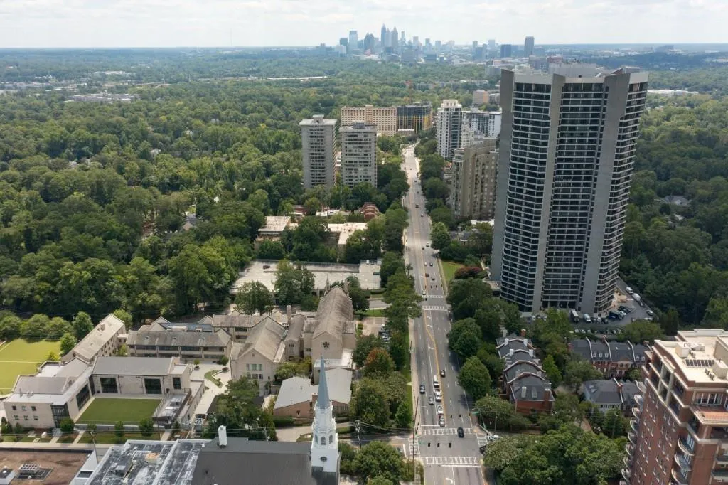 2734 Peachtree Road Nw Unit C-404, Atlanta, Georgia 30305, 2 Bedrooms Bedrooms, ,2 BathroomsBathrooms,Residential,For Sale,2734 Peachtree Road Nw Unit C-404,7592372