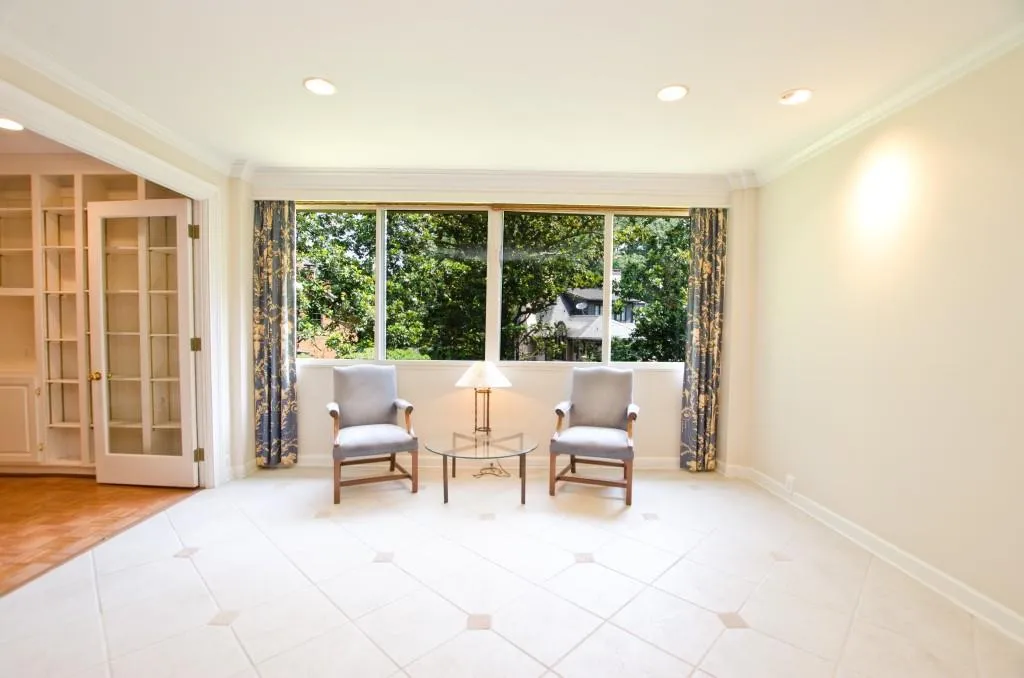 2734 Peachtree Road Nw Unit C-404, Atlanta, Georgia 30305, 2 Bedrooms Bedrooms, ,2 BathroomsBathrooms,Residential,For Sale,2734 Peachtree Road Nw Unit C-404,7592372