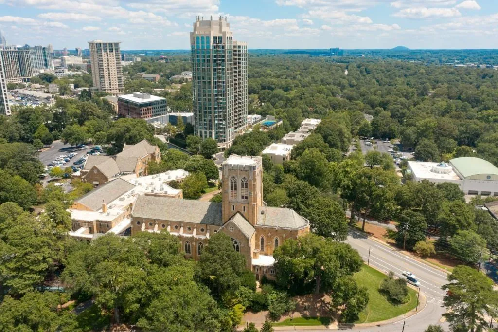 2734 Peachtree Road Nw Unit C-404, Atlanta, Georgia 30305, 2 Bedrooms Bedrooms, ,2 BathroomsBathrooms,Residential,For Sale,2734 Peachtree Road Nw Unit C-404,7592372