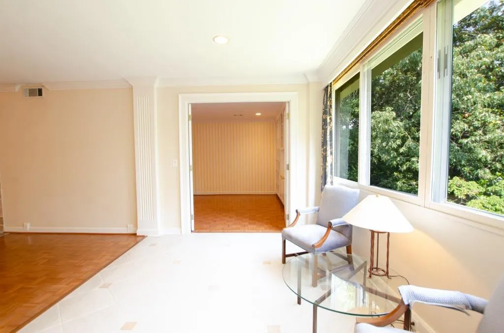2734 Peachtree Road Nw Unit C-404, Atlanta, Georgia 30305, 2 Bedrooms Bedrooms, ,2 BathroomsBathrooms,Residential,For Sale,2734 Peachtree Road Nw Unit C-404,7592372