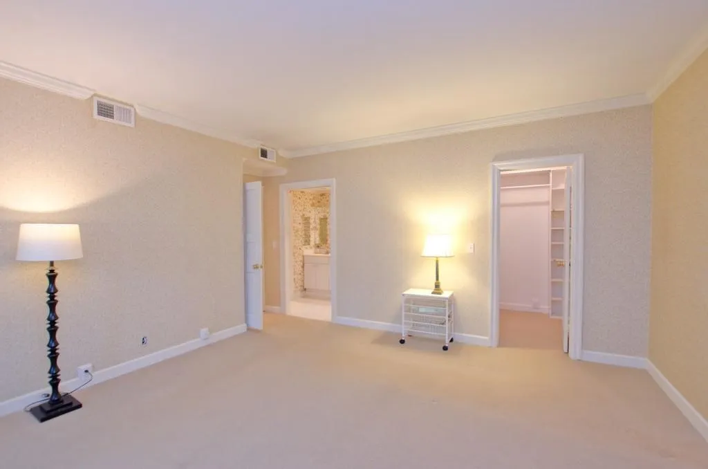 2734 Peachtree Road Nw Unit C-404, Atlanta, Georgia 30305, 2 Bedrooms Bedrooms, ,2 BathroomsBathrooms,Residential,For Sale,2734 Peachtree Road Nw Unit C-404,7592372