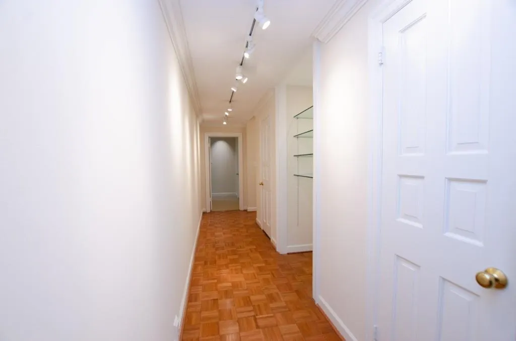 2734 Peachtree Road Nw Unit C-404, Atlanta, Georgia 30305, 2 Bedrooms Bedrooms, ,2 BathroomsBathrooms,Residential,For Sale,2734 Peachtree Road Nw Unit C-404,7592372