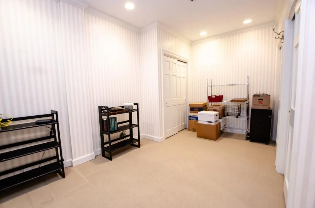 2734 Peachtree Road Nw Unit C-404, Atlanta, Georgia 30305, 2 Bedrooms Bedrooms, ,2 BathroomsBathrooms,Residential,For Sale,2734 Peachtree Road Nw Unit C-404,7592372
