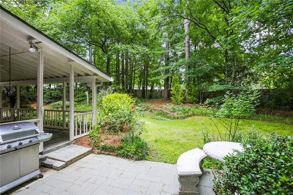 265 Brackenwood Circle, Atlanta, Georgia 30328, 5 Bedrooms Bedrooms, ,2 BathroomsBathrooms,Residential,Sold,265 Brackenwood Circle,7210959