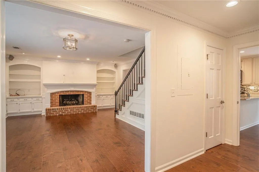 8988 Carroll Manor Drive, Sandy Springs, Georgia 30350, 2 Bedrooms Bedrooms, ,2 BathroomsBathrooms,Residential,Sold,8988 Carroll Manor Drive,6891833