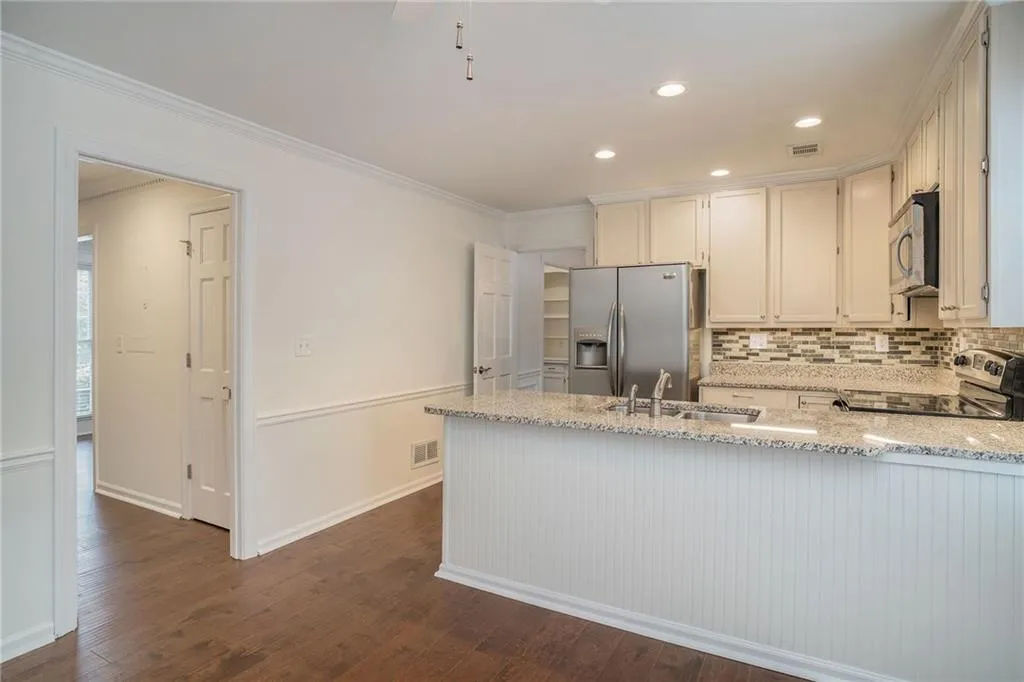 8988 Carroll Manor Drive, Sandy Springs, Georgia 30350, 2 Bedrooms Bedrooms, ,2 BathroomsBathrooms,Residential,Sold,8988 Carroll Manor Drive,6891833