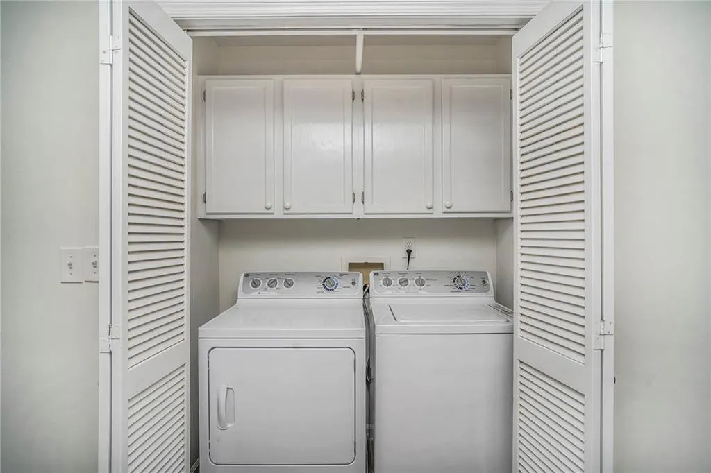 8988 Carroll Manor Drive, Sandy Springs, Georgia 30350, 2 Bedrooms Bedrooms, ,2 BathroomsBathrooms,Residential,Sold,8988 Carroll Manor Drive,6891833