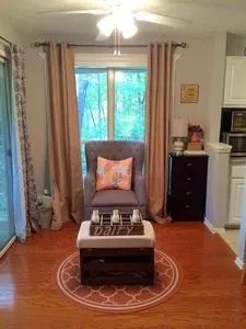 Sandy Springs, Georgia 30328, 2 Bedrooms Bedrooms, ,2 BathroomsBathrooms,Residential,Sold,5562978
