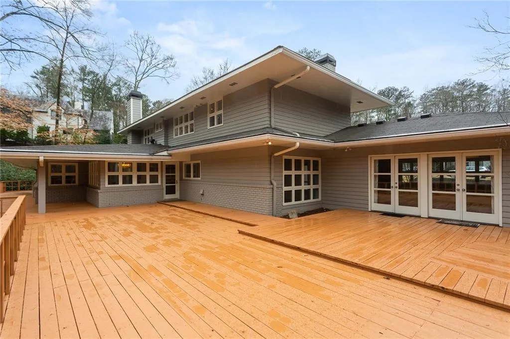 516 Londonberry Road, Atlanta, Georgia 30327, 4 Bedrooms Bedrooms, ,3 BathroomsBathrooms,Residential,Sold,516 Londonberry Road,6844591