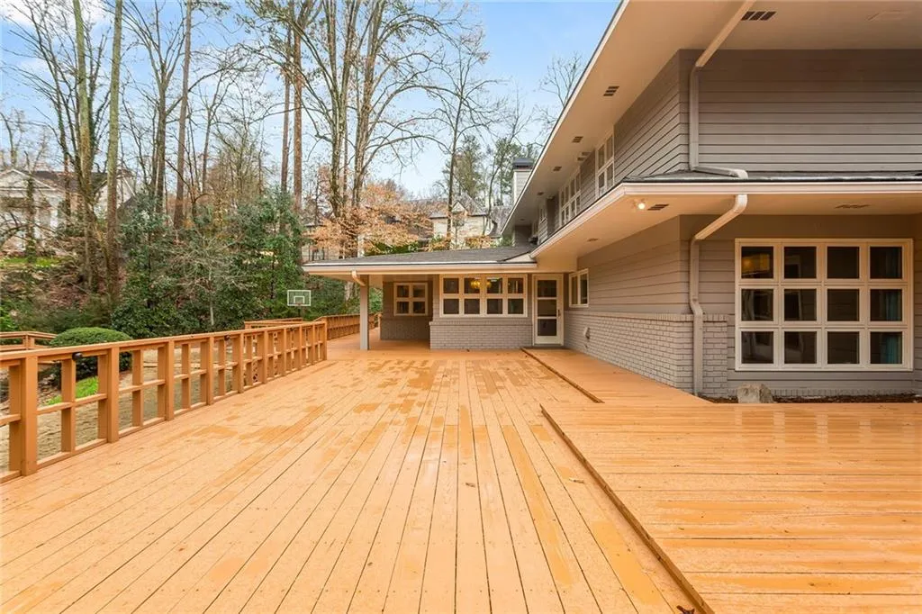 516 Londonberry Road, Atlanta, Georgia 30327, 4 Bedrooms Bedrooms, ,3 BathroomsBathrooms,Residential,Sold,516 Londonberry Road,6844591
