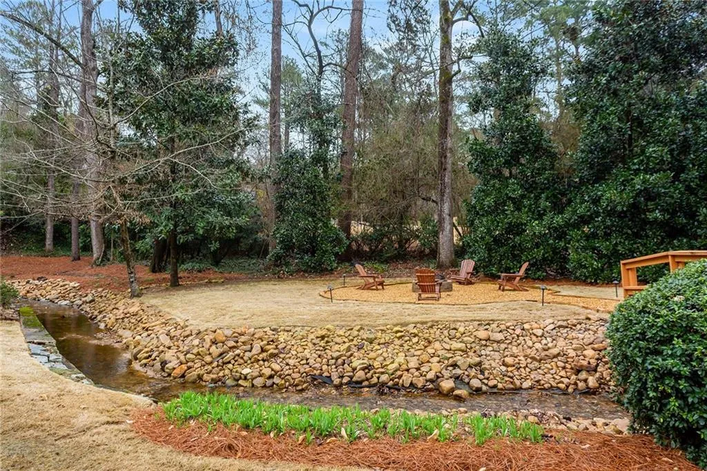 516 Londonberry Road, Atlanta, Georgia 30327, 4 Bedrooms Bedrooms, ,3 BathroomsBathrooms,Residential,Sold,516 Londonberry Road,6844591