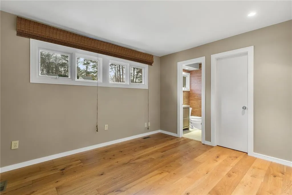 516 Londonberry Road, Atlanta, Georgia 30327, 4 Bedrooms Bedrooms, ,3 BathroomsBathrooms,Residential,Sold,516 Londonberry Road,6844591
