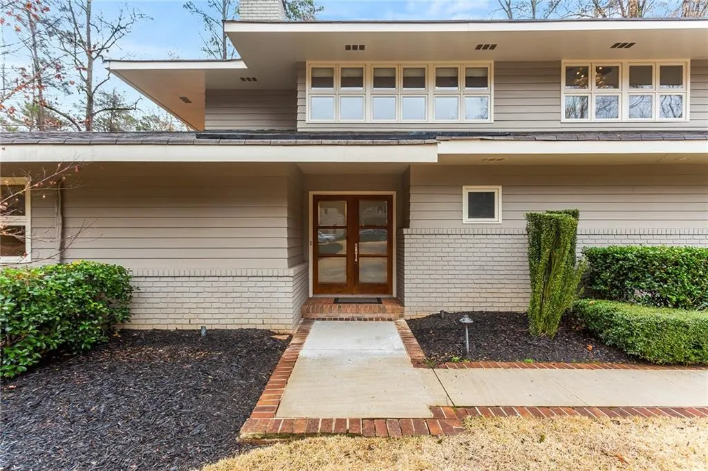 516 Londonberry Road, Atlanta, Georgia 30327, 4 Bedrooms Bedrooms, ,3 BathroomsBathrooms,Residential,Sold,516 Londonberry Road,6844591