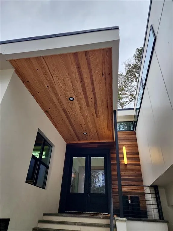 3134 W Roxboro Road Ne, Atlanta, Georgia 30324, 5 Bedrooms Bedrooms, ,3 BathroomsBathrooms,Residential,For Sale,3134 W Roxboro Road Ne,7693883