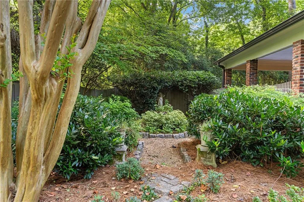 385 Camden Road Ne, Atlanta, Georgia 30309, 4 Bedrooms Bedrooms, ,2 BathroomsBathrooms,Residential,For Sale,385 Camden Road Ne,7610722