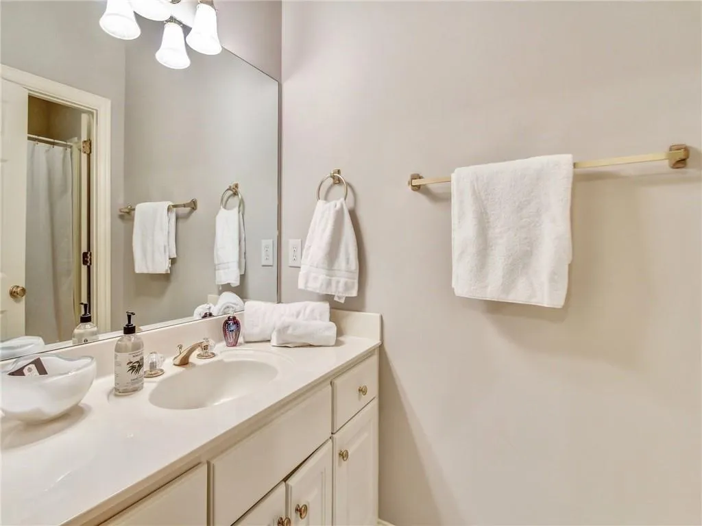 727 Windsor Parkway, Sandy Springs, Georgia 30342, 4 Bedrooms Bedrooms, ,3 BathroomsBathrooms,Residential,Sold,727 Windsor Parkway,6677990