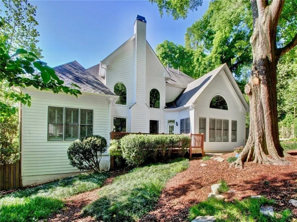 727 Windsor Parkway, Sandy Springs, Georgia 30342, 4 Bedrooms Bedrooms, ,3 BathroomsBathrooms,Residential,Sold,727 Windsor Parkway,6677990