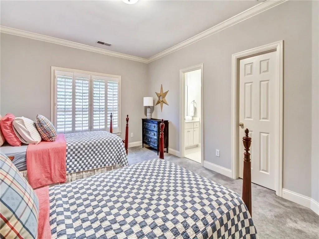 727 Windsor Parkway, Sandy Springs, Georgia 30342, 4 Bedrooms Bedrooms, ,3 BathroomsBathrooms,Residential,Sold,727 Windsor Parkway,6677990