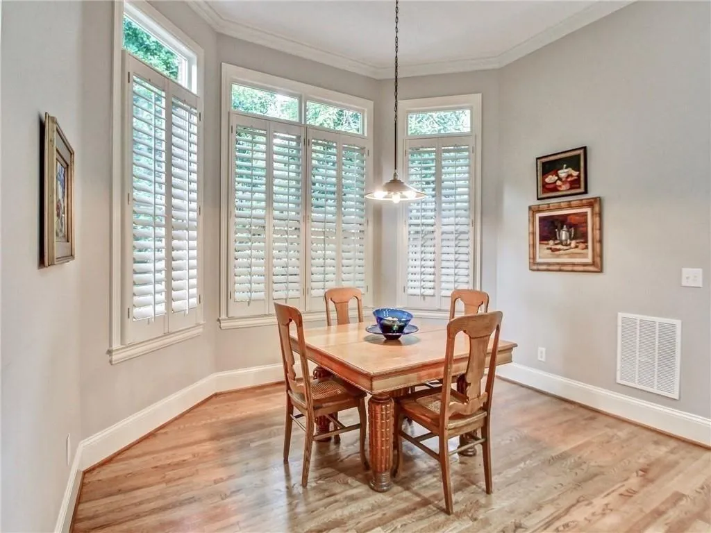 727 Windsor Parkway, Sandy Springs, Georgia 30342, 4 Bedrooms Bedrooms, ,3 BathroomsBathrooms,Residential,Sold,727 Windsor Parkway,6677990