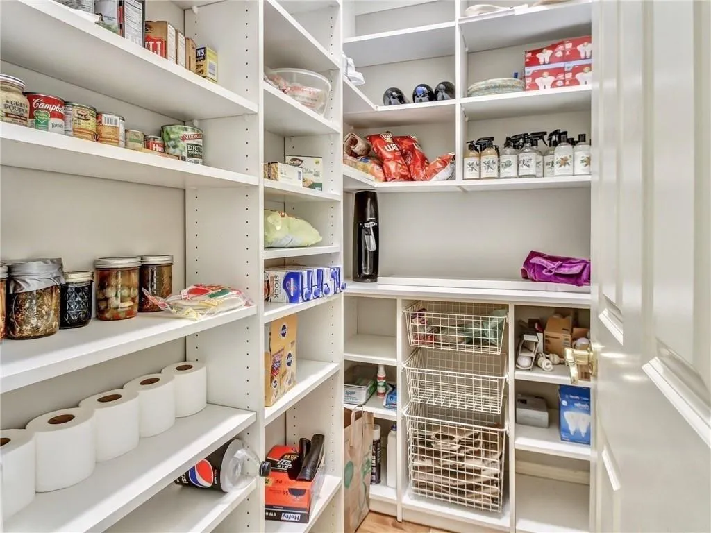 727 Windsor Parkway, Sandy Springs, Georgia 30342, 4 Bedrooms Bedrooms, ,3 BathroomsBathrooms,Residential,Sold,727 Windsor Parkway,6677990