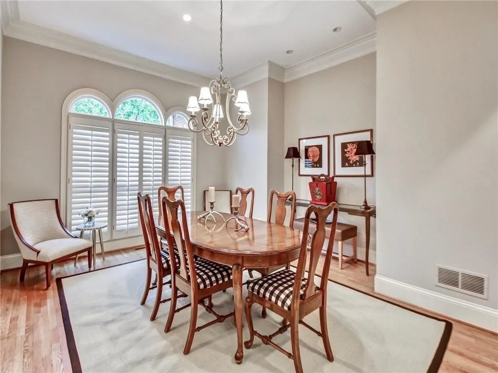 727 Windsor Parkway, Sandy Springs, Georgia 30342, 4 Bedrooms Bedrooms, ,3 BathroomsBathrooms,Residential,Sold,727 Windsor Parkway,6677990