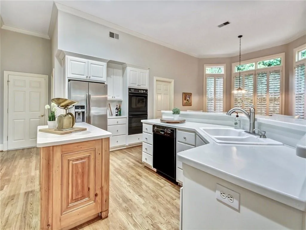 727 Windsor Parkway, Sandy Springs, Georgia 30342, 4 Bedrooms Bedrooms, ,3 BathroomsBathrooms,Residential,Sold,727 Windsor Parkway,6677990