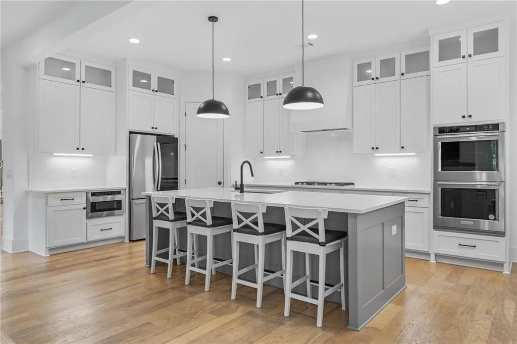 Brookhaven, Georgia 30319, 5 Bedrooms Bedrooms, ,4 BathroomsBathrooms,Residential,For Sale,7620284