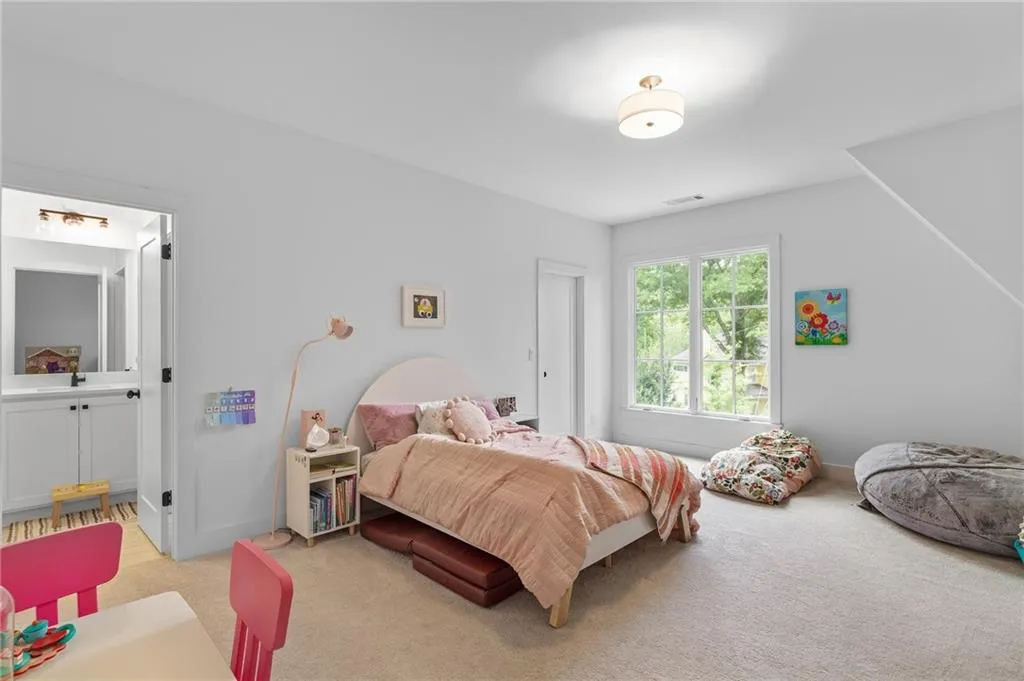 Brookhaven, Georgia 30319, 5 Bedrooms Bedrooms, ,4 BathroomsBathrooms,Residential,For Sale,7620284