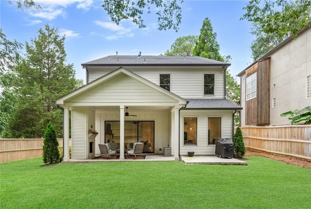 Brookhaven, Georgia 30319, 5 Bedrooms Bedrooms, ,4 BathroomsBathrooms,Residential,For Sale,7620284