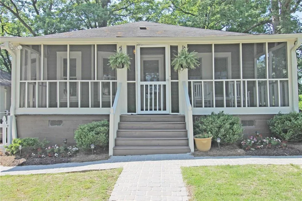 1992 Hollywood Road Nw, Atlanta, Georgia 30318, 3 Bedrooms Bedrooms, ,2 BathroomsBathrooms,Residential,Sold,1992 Hollywood Road Nw,5847423
