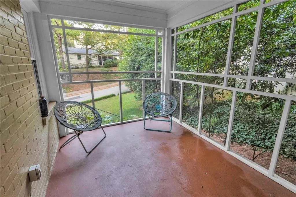 656 Channing Drive Nw, Atlanta, Georgia 30318, 4 Bedrooms Bedrooms, ,2 BathroomsBathrooms,Residential,For Sale,656 Channing Drive Nw,7547206