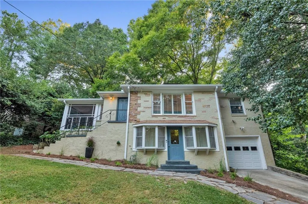 656 Channing Drive Nw, Atlanta, Georgia 30318, 4 Bedrooms Bedrooms, ,2 BathroomsBathrooms,Residential,For Sale,656 Channing Drive Nw,7547206