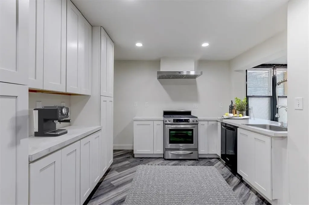 346 Carpenter Drive Unit 47, Atlanta, Georgia 30328, 2 Bedrooms Bedrooms, ,2 BathroomsBathrooms,Residential,Sold,346 Carpenter Drive Unit 47,7181980