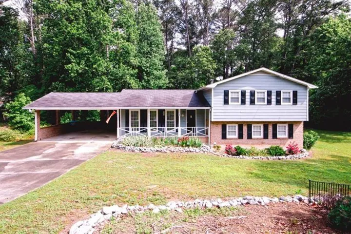 4033 Scenic Mountain Drive, Snellville, Georgia 30039