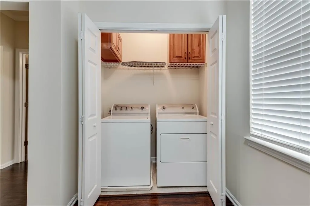 5559 Glenridge Drive Unit 1202, Atlanta, Georgia 30342, 2 Bedrooms Bedrooms, ,2 BathroomsBathrooms,Residential,Sold,5559 Glenridge Drive Unit 1202,6882430